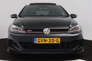 Volkswagen Golf Volkswagen GOLF 2.0 TSI GTI TCR (AKRAPOVIC, PANORAMADAK, CAMERA, STOELVERWARMING, CRUISE CONTROL, DEALER ONDERHOUDEN) - afbeelding nr 18