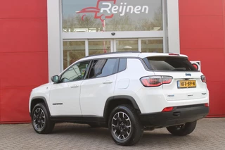 Jeep Compass Jeep Compass 4xe 240PK PHEV TRAILHAWK AUTOMAAT | NAVIGATIE | ACHTERUIRIJCAMERA | APPLE CARPLAY / ANDROID AUTO | DIGITALE COCKPIT | XENON KOPLAMPEN | 17