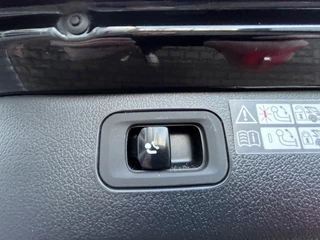 Mercedes-Benz C-Klasse Mercedes-Benz C-Klasse Estate 300e AMG Line | Panorama Dak | Trekhaak | Head Up Display - afbeelding nr 24