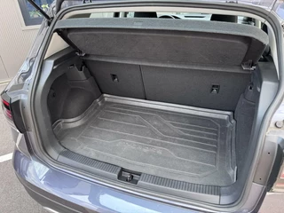 Volkswagen T-Cross Volkswagen T-Cross 1.0 TSI Go Camera | Carplay | Nette auto! - afbeelding nr 33
