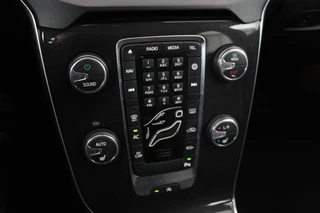 Volvo V40 Volvo V40 Cross Country 2.0 T4 Momentum | Automaat | Stoelverwarming |  Trekhaak | Camera | Full LED | Navigatie | Achterbankverwarming | Climate control - afbeelding nr 24