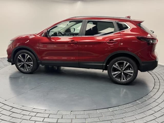 Nissan QASHQAI Nissan Qashqai 1.3 DIG-T Premium Edition Automaat-Trekhaak-Navigatie-Carplay-Cr.contr-Clima-360Camera-Lm.18