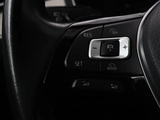 Volkswagen Passat Volkswagen Passat 1.4 TSI GTE | Panoramadak | Stoelverwarming |  Trekhaak | Adaptive cruise | Camera | Carplay | Leder/Alcantara | Full LED | Virtual Cockpit - afbeelding nr 15