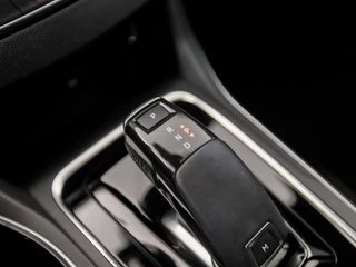 Peugeot 308 Automaat (PANORAMADAK, APPLE CARPLAY, LEDER, DENON AUDIO, SPORTSTOELEN, LED KOPLAMPEN, 360 CAMERA, ADAPTIVE CRUISE, GETINT GLAS, LANE ASSIST, DAB+, NIEUWE APK, NIEUWSTAAT) - afbeelding nr 26