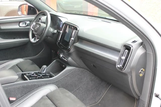 Volvo XC40 Volvo XC40 T5 Recharge R-Design | Stoelverwarming | Parkeercamera  | Glossy Black | Keyless - afbeelding nr 21