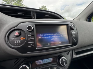 Toyota Yaris Toyota Yaris 1.5 VVT-i Aspiration DEALER ONDERHOUDEN / NL AUTO / CAMERA / NAVIGATIE / BLUETOOTH / VOLLE TANK - afbeelding nr 22