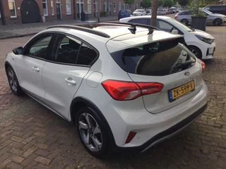 Ford Focus Ford Focus 1.5 EcoB. Active Bns | Afneembare trekhaak | Zwart dak. - afbeelding nr 3