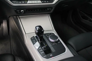 BMW 3 Serie BMW 3-serie Touring 320e Business Edition Plus|PlugInHybride|Camera|PDC|AppleCarPlay|20