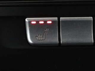 Mercedes-Benz CLA Mercedes-Benz CLA-klasse 180 Urban | Stoelverwarming | Sportstoelen |  Navigatie | Park Assist | Full LED | Half leder | Cruise control | Airco | Bluetooth - afbeelding nr 7