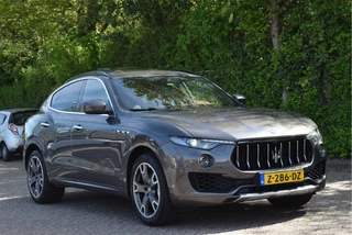 Maserati Levante | Luchtvering | Pano.dak | Camera | Keyless | DAB | Carplay | LED / Xenon | 20