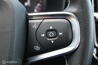 Volvo XC40 Volvo XC40 1.5 T3 R-Design, Pano, Trekhaak, Winterset, Pdc + camera, 360 vieuw, Stoel/stuur verwarming, Keyless, Carplay, Donkerglas, Harman kardon, Clima, Navi, Elektrische achterklep. - afbeelding nr 29