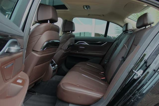 BMW 7 Serie ➡️  BMW 7-serie 740i High Executive | 2e eigenaar | Camera | Laser | Head-up | Dakraam | 19 inch | Soft-close | Massage | 6 cilinder | 326 pk | Origineel | Keyless entry/Go - afbeelding nr 18