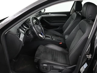 Volkswagen Passat Volkswagen Passat 1.4 TSI GTE | Stoel & stuurverwarming | Camera | Carplay | Trekhaak | Adaptive cruise | Standkachel | Navigatie | Full LED - afbeelding nr 4