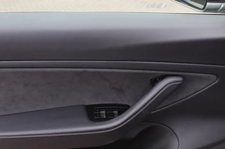 Tesla Model 3 Tesla Model 3 Performance AWD 75 kWh / Autopilot / Panoramadak / Camera / Leder / 20''' Leder / Premium Audio - afbeelding nr 25