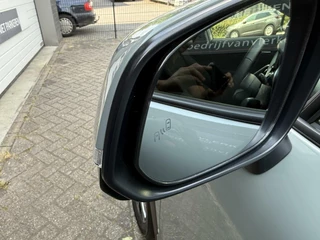 Toyota Corolla Cross Toyota Corolla Cross Hybrid 140 Dynamic ook in kleur zwart en blauw - afbeelding nr 12