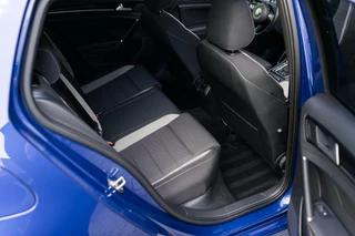 Volkswagen Golf Volkswagen Golf 2.0 TSI R 4Motion Pano Dsg DCC Dynaudio - afbeelding nr 46