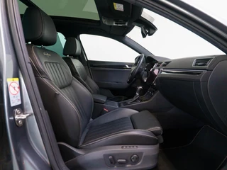Škoda Superb Skoda Superb Combi 1.4 TSI iV 218pk Laurin & Klement | Leder | Panoramadak | 360 Camera | Trekhaak - afbeelding nr 18