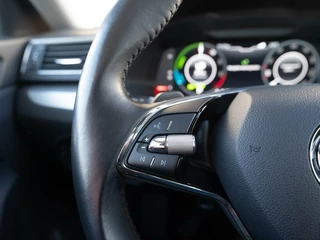 Škoda Superb Skoda Superb Combi 1.4 TSI iV 218pk Ambition | Navigatie | Privacy glass | Trekhaak - afbeelding nr 44