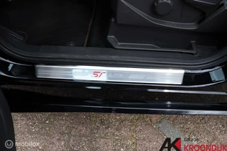 Ford Kuga Kuga1.5 150PK ST-Line/CAME/TREKH./STUUR+RUIT VERW./A.KLEP E. - afbeelding nr 17