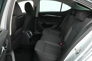 Škoda Octavia Skoda Octavia 1.0 e-TSI Business Edition Plus |  Stoelverwarming | Trekhaak | Camera | Adaptive cruise | Memory | Carplay | Side Assist | Full LED | Keyless | Park Assist | Navigatie - afbeelding nr 8