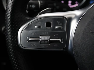 Mercedes-Benz C-Klasse Mercedes-Benz C-klasse 300e AMG Night | Adaptive cruise |  Stoelverwarming | Carplay | Leder/Alcantara | Camera | Navigatie | Full LED - afbeelding nr 14