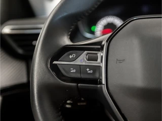 Peugeot 2008 (APPLE CARPLAY, LANE ASSIST, SPORTSTOELEN, PARKEERSENSOREN, CRUISE, DAB+, NIEUWE APK, NIEUWSTAAT) - afbeelding nr 17