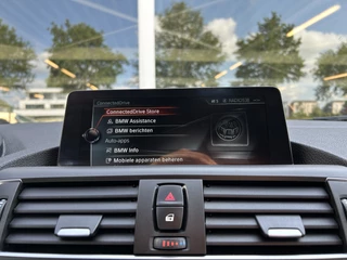 BMW 1 Serie BMW 1 Serie 118d Centennial Executive 50% deal 6.975,- ACTIE Trekhaak / LED / Sport stoelen / Stoel verwarming / PDC achter - afbeelding nr 32