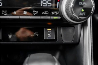 Toyota RAV4 Leder Camera Trekhaak 19