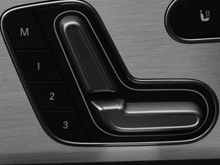 Mercedes-Benz A-Klasse Mercedes-Benz A-klasse 200 Business Solution AMG | Panoramadak |  Stoelverwarming | Trekhaak | Matrix LED | Memory | Carplay | Keyless | Camera | Sfeerverlichting | Leder/Alcantara | Park Assist - afbeelding nr 8
