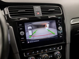 Volkswagen Golf Volkswagen Golf 1.5 TSI R-Line Sport 150Pk Automaat (VIRTUAL COCKPIT, APPLE CARPLAY, GROOT NAVI, CAMERA, LED KOPLAMPEN, ALCANTARA, ADAPTIVE CRUISE, LM VELGEN, DAB+, NIEUWE APK, NIEUWSTAAT) - afbeelding nr 17
