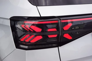 Volkswagen T-Cross Volkswagen T-Cross 1.0 TSI DSG R-Line 116pk /Navi/ Camera/Trekhaak afnb/ACC/ App-Co - afbeelding nr 12