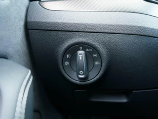 Škoda Superb Skoda Superb Combi 1.4 TSI iV 218pk Sportline Business | 360 Camera | Sportstoelen | 19 inch LMV - afbeelding nr 50