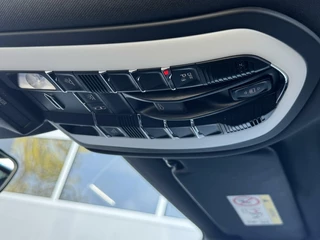 Porsche Macan Porsche Macan 3.0 S|Luchtvering|Adaptieve sportstoelen|Panoramadak|Trekhaak|21