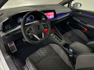 Volkswagen Golf Volkswagen Golf 1.5 eTSI 3x R-Line Pano Carplay Sfeer ACC NAP - afbeelding nr 16