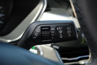 Ford Kuga Ford Kuga 1.5 EcoBoost Titanium 120pk Wegklapbare Trekhaak | Navigatie | Parkeersensoren | Apple Carplay | Metaal lak | Dealer onderhouden - afbeelding nr 30