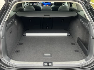 Volkswagen Passat Navigatie Panoramadak Trekhaak IQ Light Leder Elek Stoelen + Verwarming + Koeling + Massage 360 Camera Extra Getint Glas Vol Opties BTW Auto MHEV - afbeelding nr 5