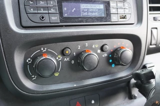 Opel Vivaro - Airco - Cruise - PDC - €9.950,- Excl. - afbeelding nr 10