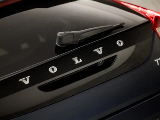Volvo V40 Automaat (PANORAMADAK, NAVIGATIE, CAMERA, GETINT GLAS, STOELVERWARMING, SPORTSTOELEN, KEYLESS, LED KOPLAMPEN, PARKEERSENSOREN, NIEUWSTAAT) - afbeelding nr 24