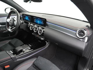 Mercedes-Benz CLA Mercedes-Benz CLA 250e AMG // Panoramadak // Memory // Sfeerverlichting // MultiBeam LED // Keyless // Night Pakket // Augmented Reality - afbeelding nr 39
