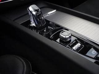 Volvo XC60 Volvo XC60 2.0 T8 408PK TE AWD / Inscription / R-Design / LED - afbeelding nr 37