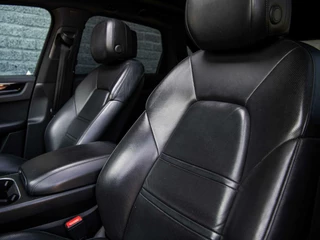 Porsche Cayenne Porsche Cayenne 3.0 V6 340PK Pano Stoelkoeling Bose ACC Sport Chrono Led Matrix 360 Camera Softclose Luchtvering - afbeelding nr 12
