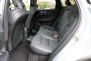 Volvo XC60 Volvo XC60 2.0 T6 AWD Plus Dark|leer|ACC|Pano|el.bed.stoelen|stoel/stuurverw.|19