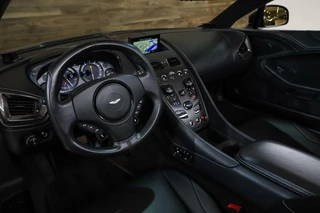 Aston Martin V12 Vanquish Aston Martin Vanquish Volante 6.0 V12 2+2|CarbonBlack|Ceramic| - afbeelding nr 3