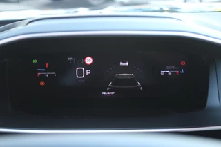 Peugeot 2008 Peugeot 2008 1.2 130PK AUTOMAAT GT PACK | ELEKTRISCH BEDIENBARE BESTUURDERSSTOEL | NAVIGATIE | FULL LED KOPLAMPEN | DRAADLOZE APPLE CARPLAY/ANDROID AUTO | ADAPTIVE CRUISE CONTROL | CAMERA VOOR + ACHTER | CLIMATE CONTROL | LICHTMETALEN VELGEN 17