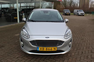 Ford Fiesta Uiterst nette, luxe en zuinige Ford Fiesta. Voalautm. airco, Cruise control, Navigatie, LM wielen, Metallic lak, Parkeersensoren achter, Telefoonvoorb., Lane assist etc. - afbeelding nr 38