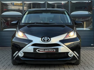 Toyota Aygo Toyota Aygo 1.0 VVT-i x-play | Achteruitrijcamera | Cruise Control | Airconditioning | Elektrische Ramen | - afbeelding nr 38