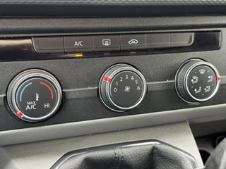 Volkswagen Transporter Volkswagen Transporter 2.0 TDI L2H1 28 Comfortline Navigatie Trekhaak Carplay Cruise Airco Lat om lat 4 Seizoenen banden - afbeelding nr 8