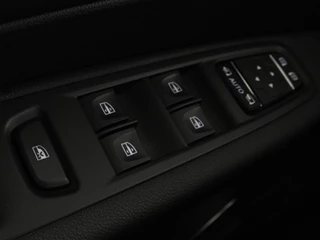 Renault Captur Renault Captur 1.2 TCe Intens | Automaat | Full LED | Navigatie |  Keyless | Camera | Climate control | Android Auto | Parkeerhulp | Cruise control - afbeelding nr 26