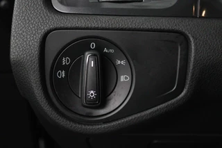 Volkswagen Golf Volkswagen Golf 1.0 TSI Comfortline (PARKEERSENSOREN, CRUISE CONTROL, NAVIGATIE, CARPLAY, NL-AUTO) - afbeelding nr 8