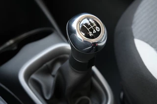 Toyota Aygo Toyota Aygo 1.0 VVT-i x-play | Apple Carplay & Android auto | Achteruitrijca - afbeelding nr 12